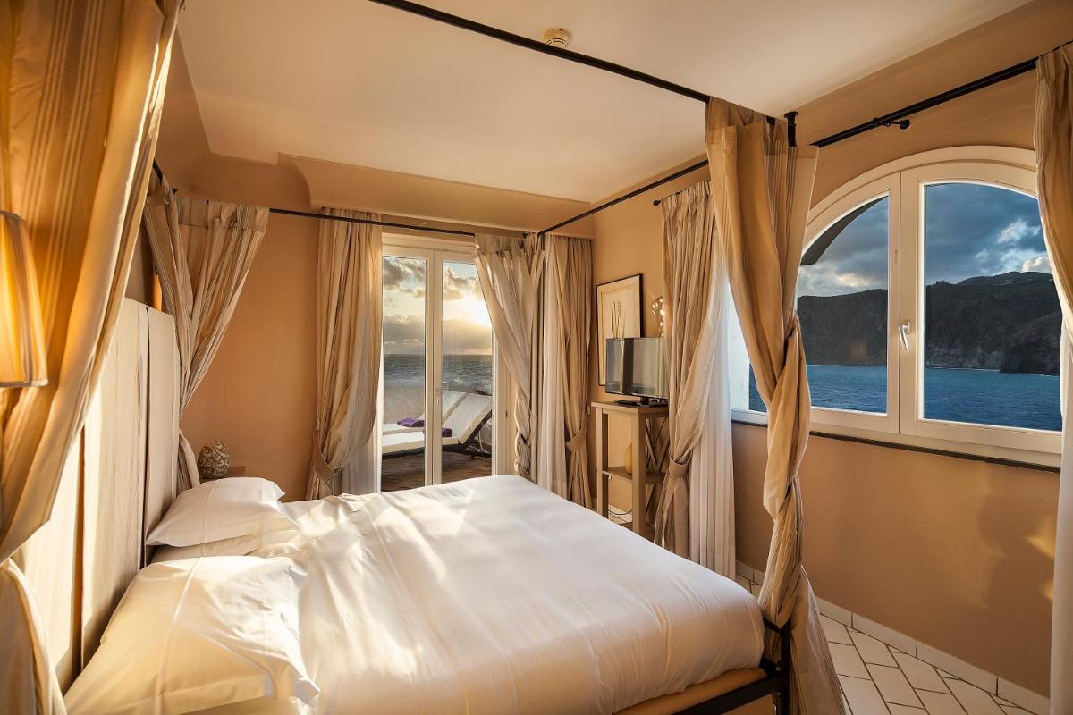 Therasia Resort Sea and SPA - The Leading Hotels of the World