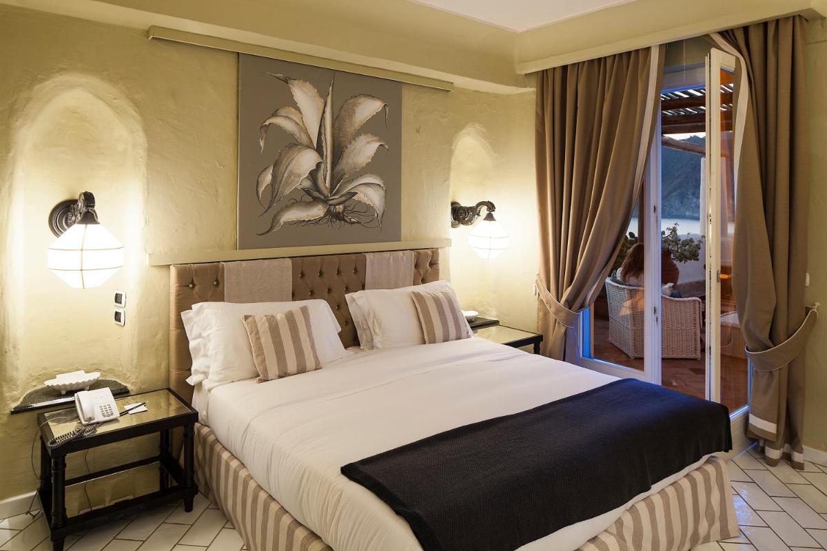 Therasia Resort Sea and SPA - The Leading Hotels of the World