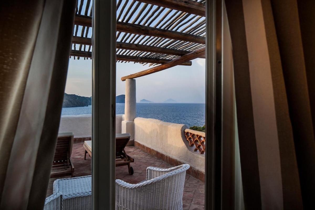 Therasia Resort Sea and SPA - The Leading Hotels of the World