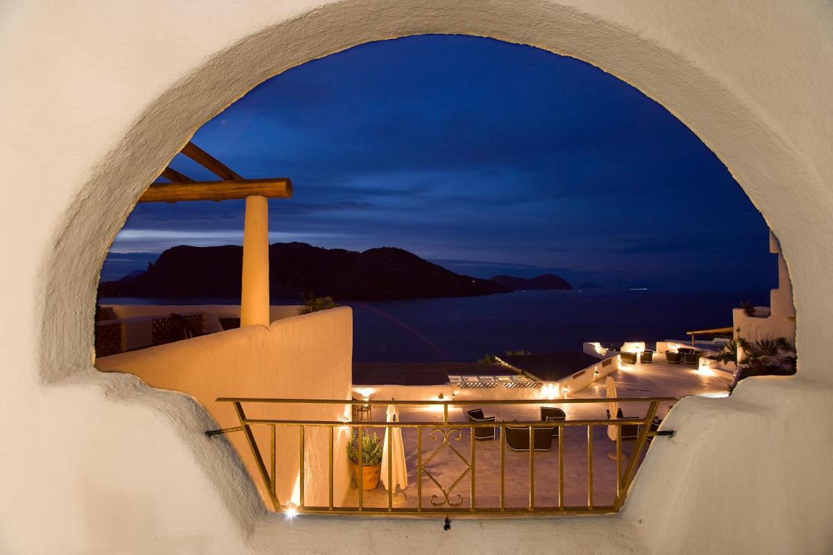 Therasia Resort Sea and SPA - The Leading Hotels of the World
