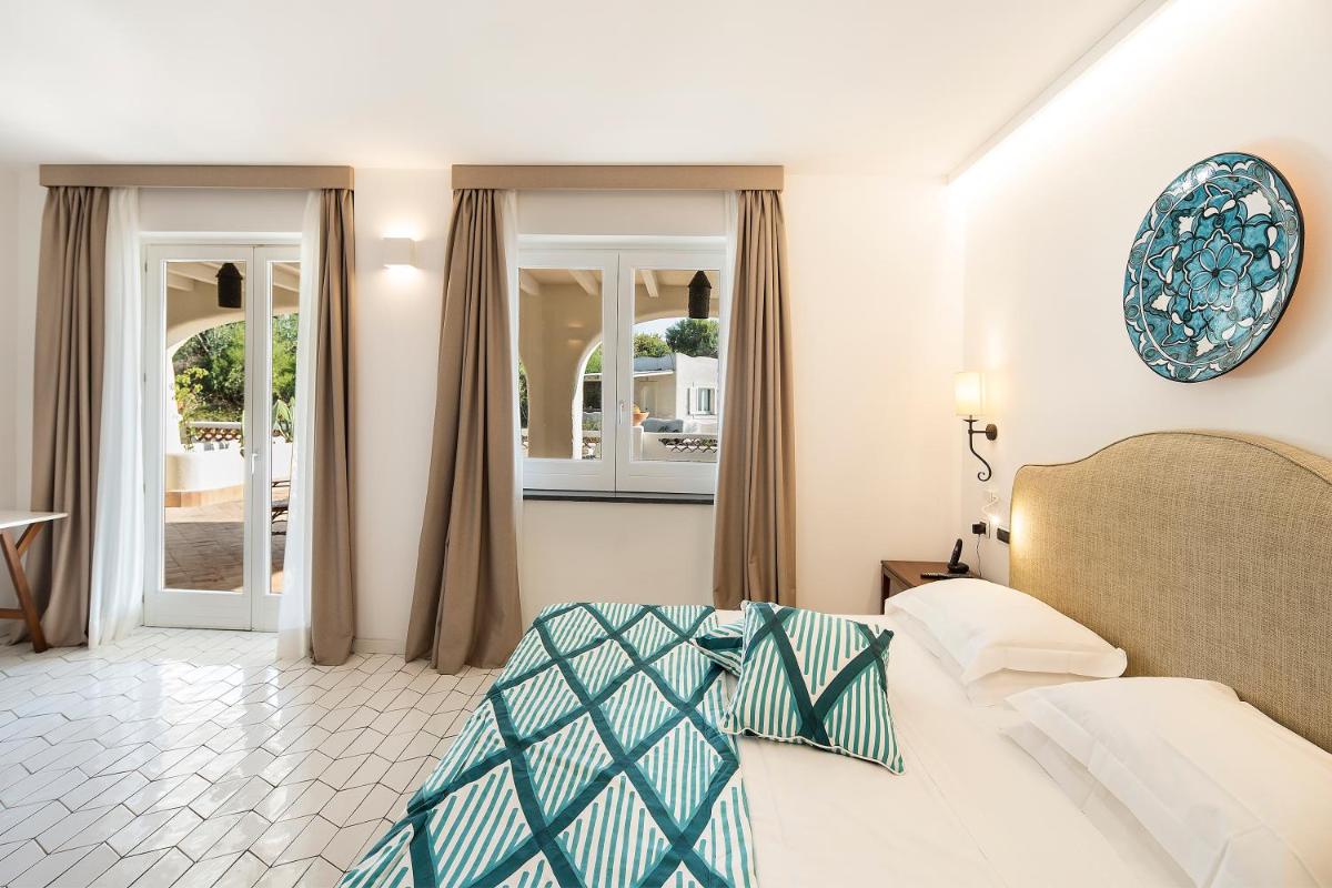 Therasia Resort Sea and SPA - The Leading Hotels of the World