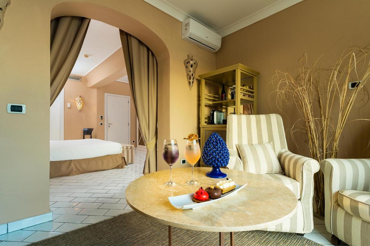 Therasia Resort Sea and SPA - The Leading Hotels of the World