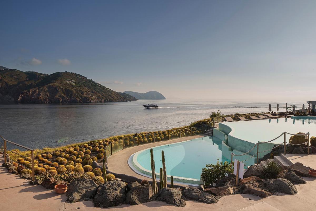 Therasia Resort Sea and SPA - The Leading Hotels of the World