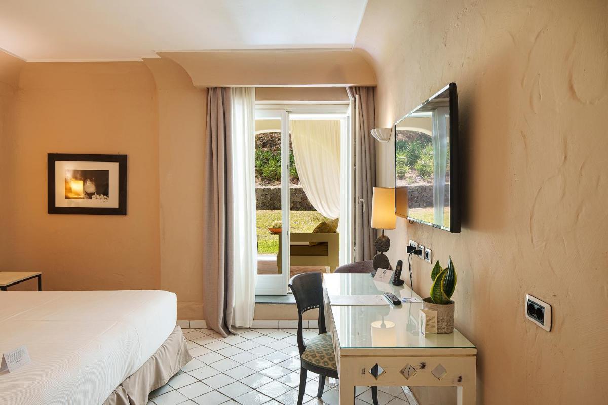 Therasia Resort Sea and SPA - The Leading Hotels of the World
