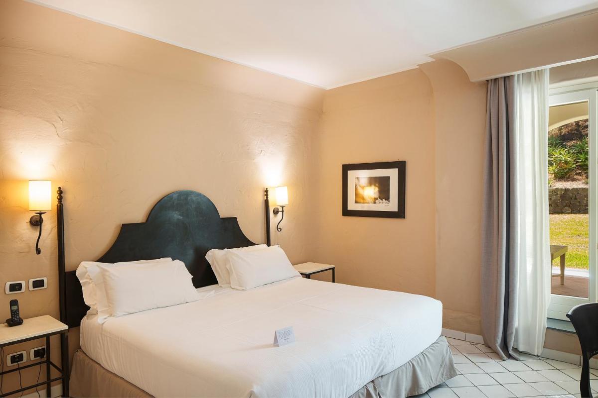 Therasia Resort Sea and SPA - The Leading Hotels of the World