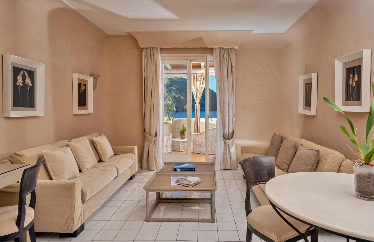 Therasia Resort Sea and SPA - The Leading Hotels of the World