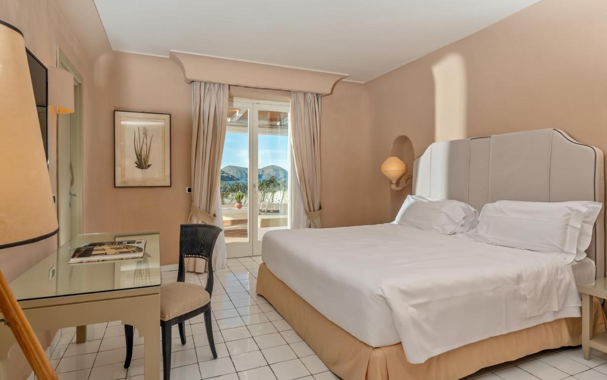 Therasia Resort Sea and SPA - The Leading Hotels of the World