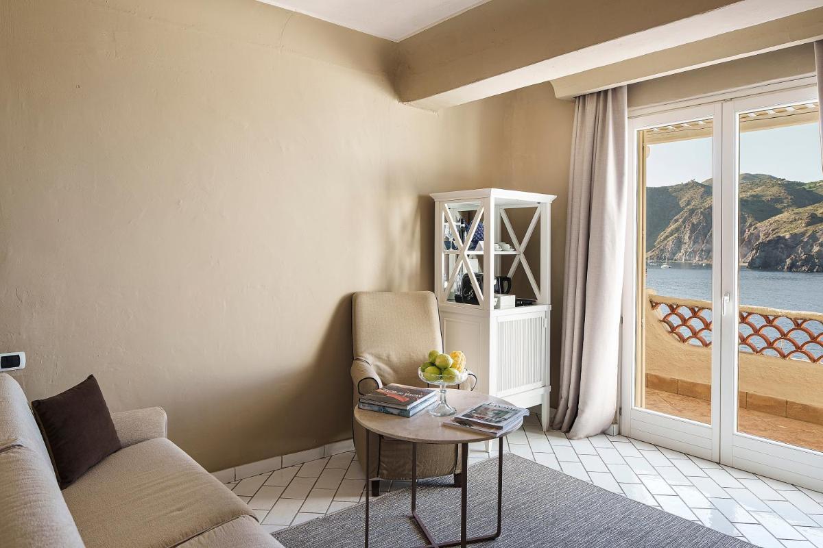 Therasia Resort Sea and SPA - The Leading Hotels of the World