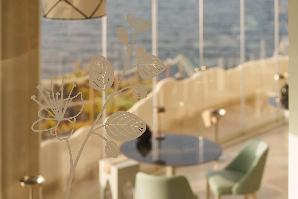 Therasia Resort Sea and SPA - The Leading Hotels of the World