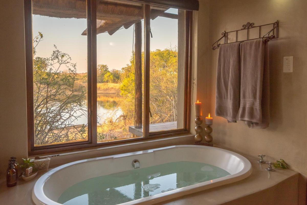 Waterbuck Game Lodge Thornybush Nature Reserve