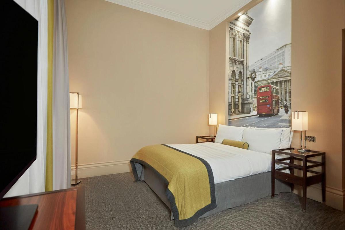 Threadneedles, Autograph Collection