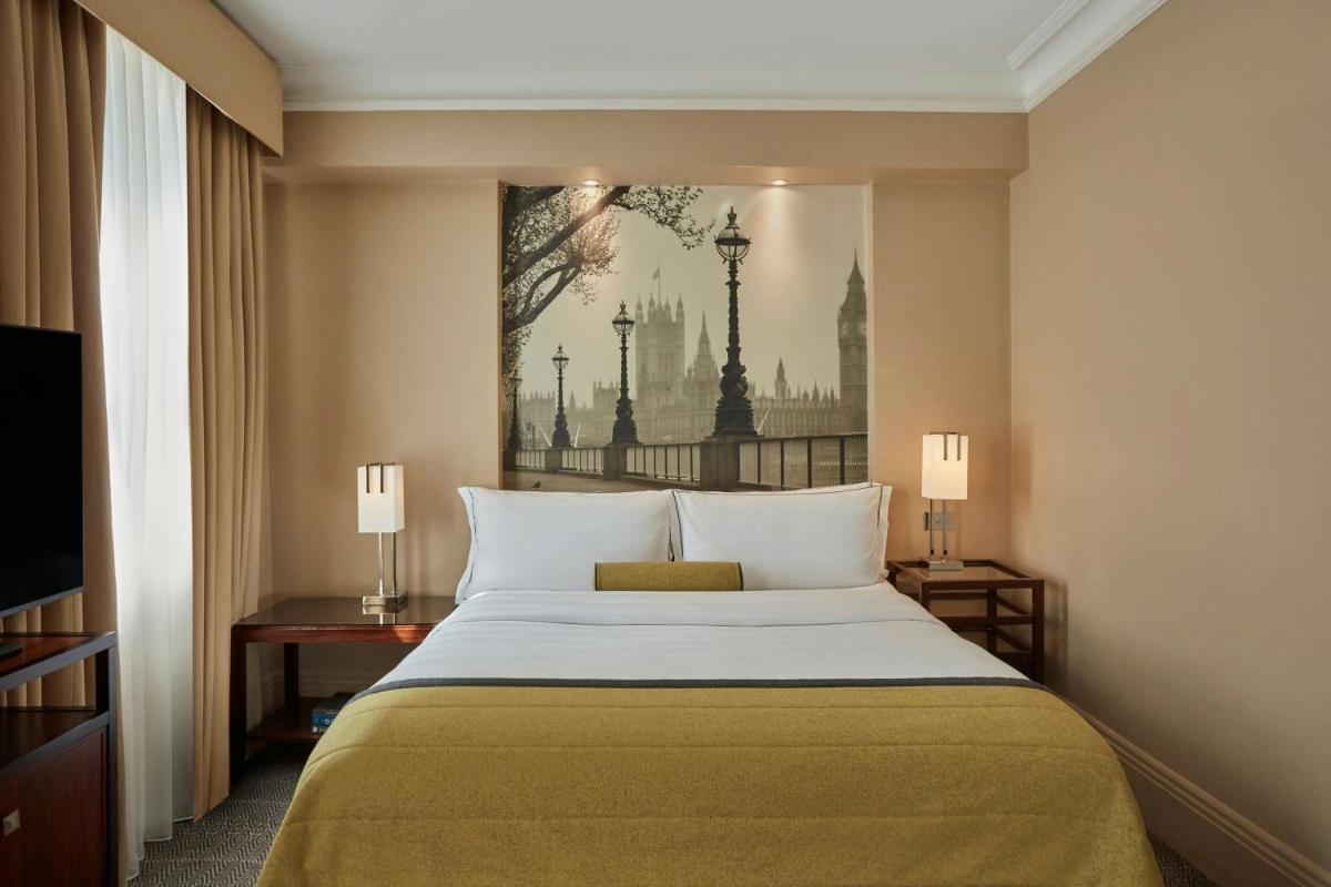 Threadneedles, Autograph Collection