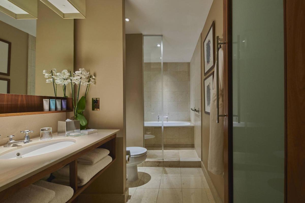 Threadneedles, Autograph Collection