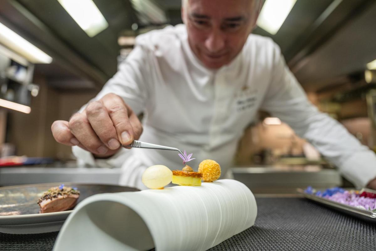 Tiara Yaktsa Côte d’Azur