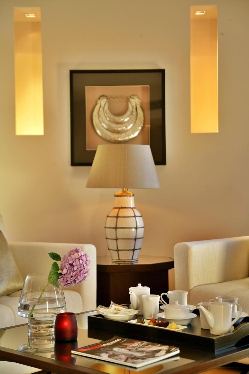 Tiara Yaktsa Côte d’Azur