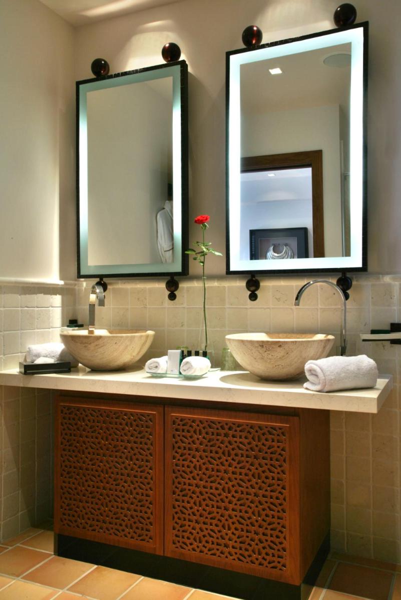 Tiara Yaktsa Côte d’Azur