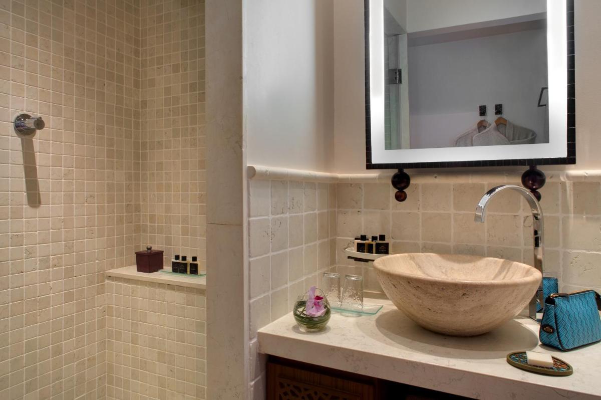 Tiara Yaktsa Côte d’Azur