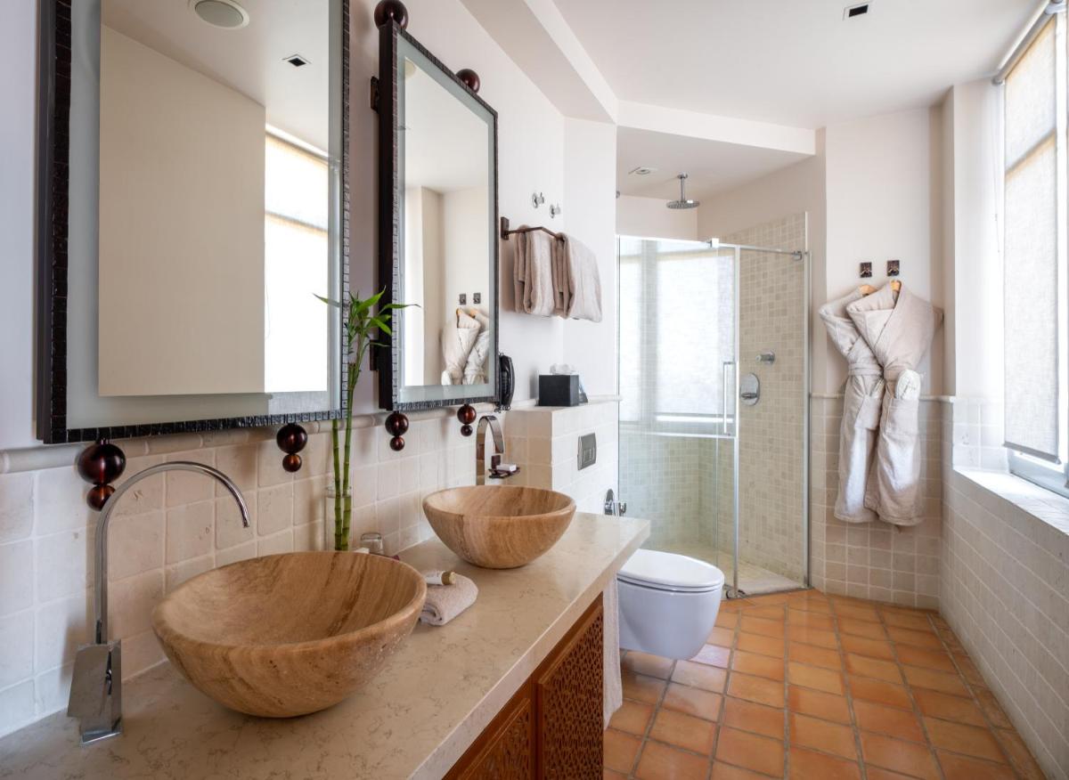 Tiara Yaktsa Côte d’Azur