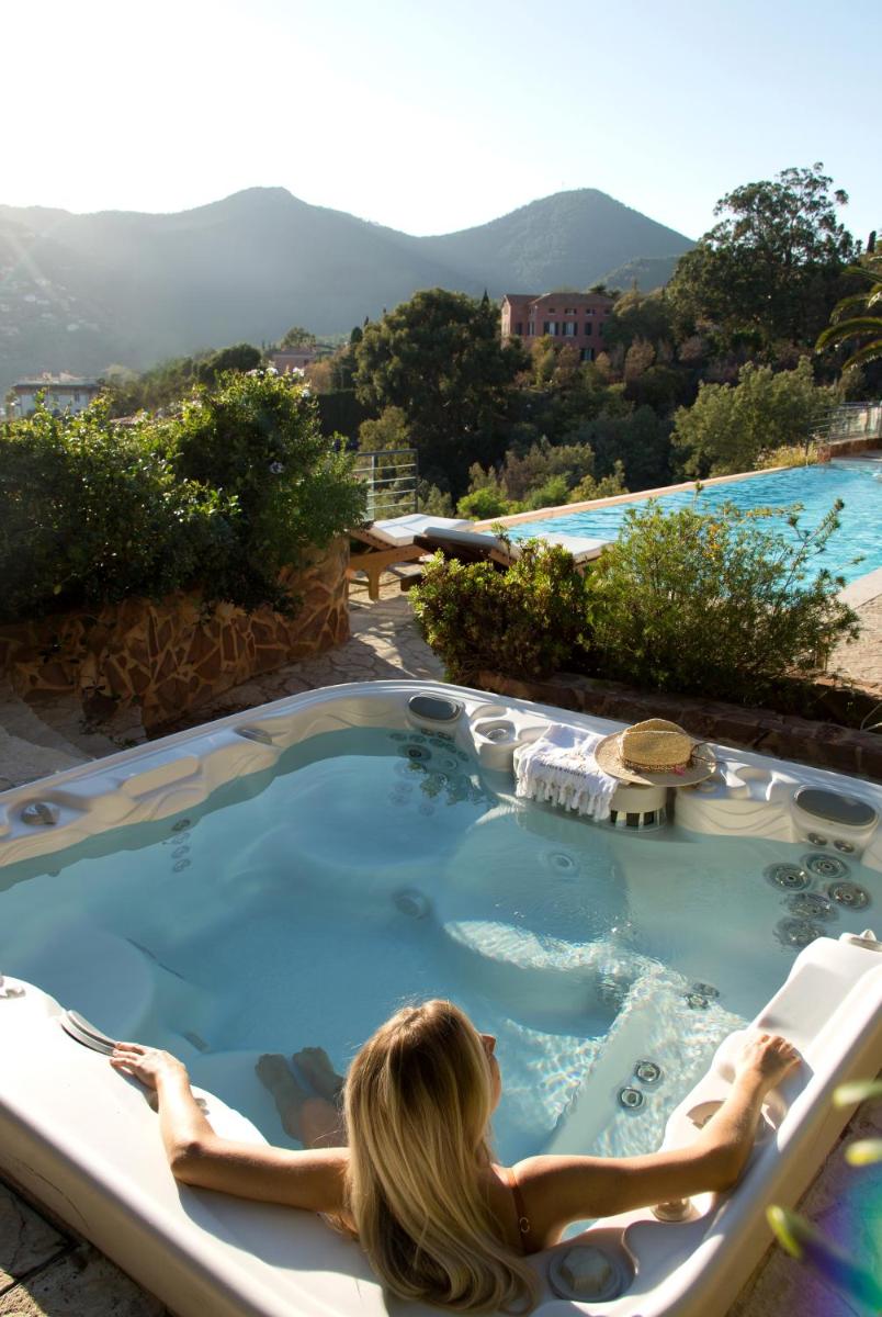 Tiara Yaktsa Côte d’Azur