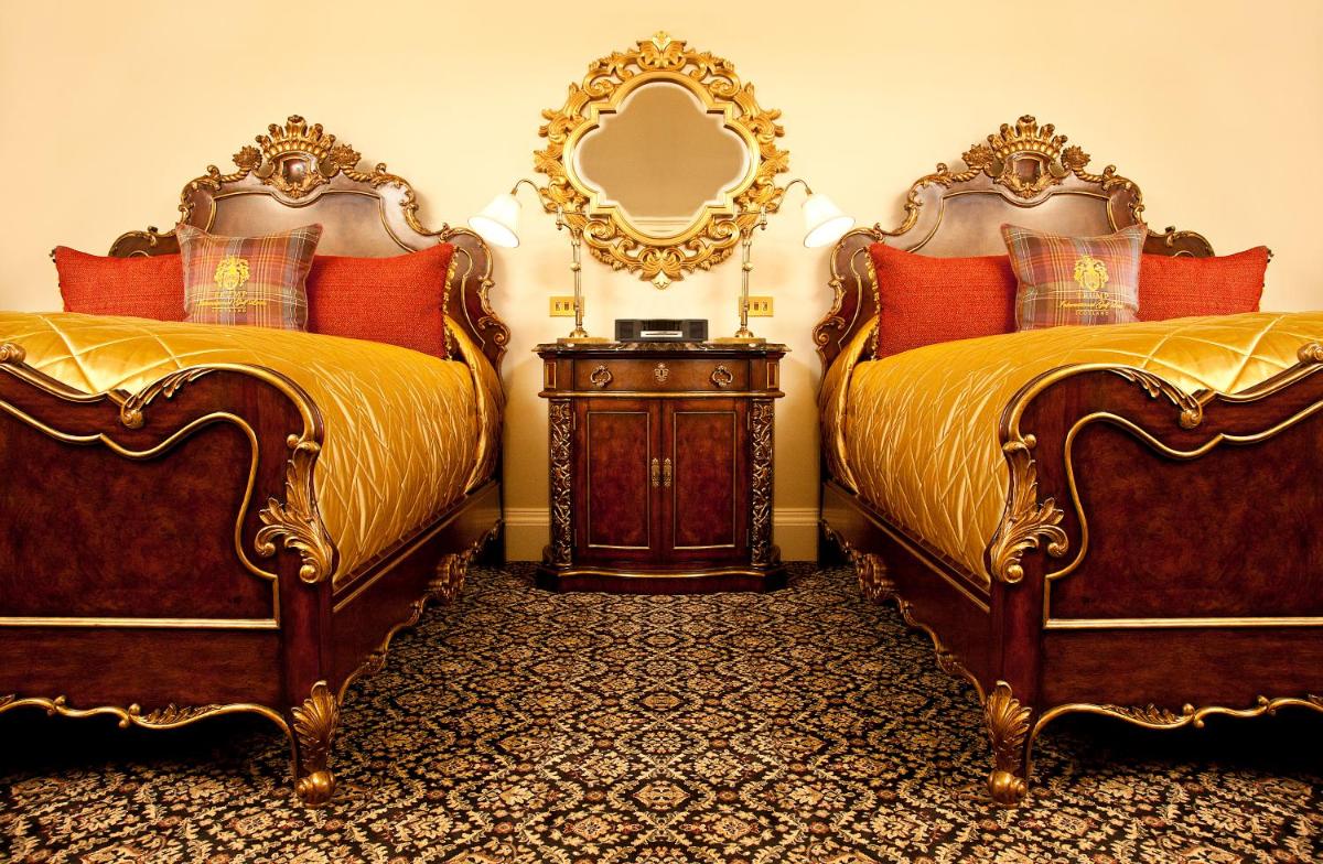 Trump MacLeod House & Lodge, Scotland