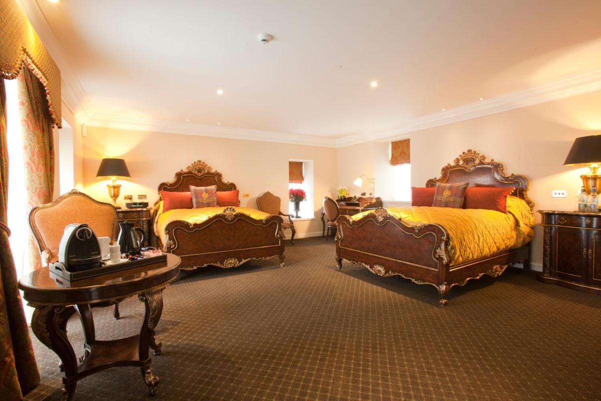 Trump MacLeod House & Lodge, Scotland