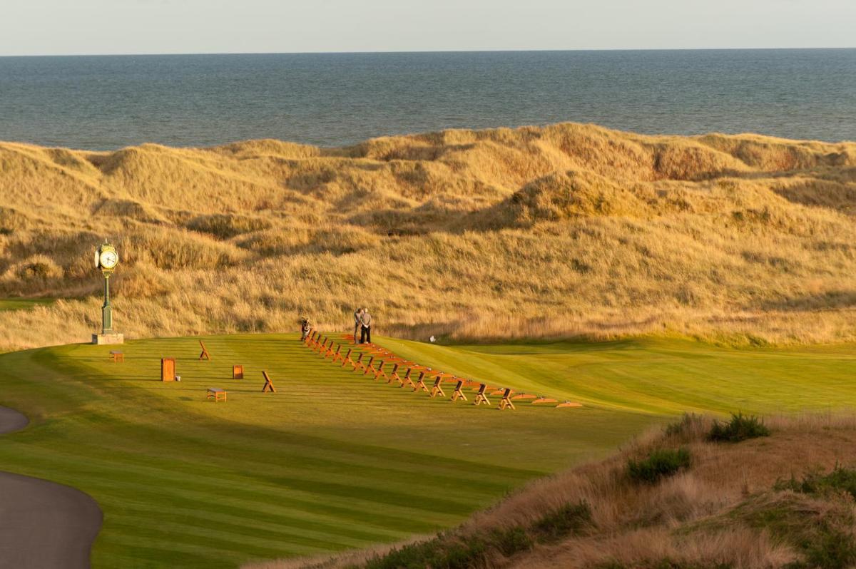 Trump MacLeod House & Lodge, Scotland