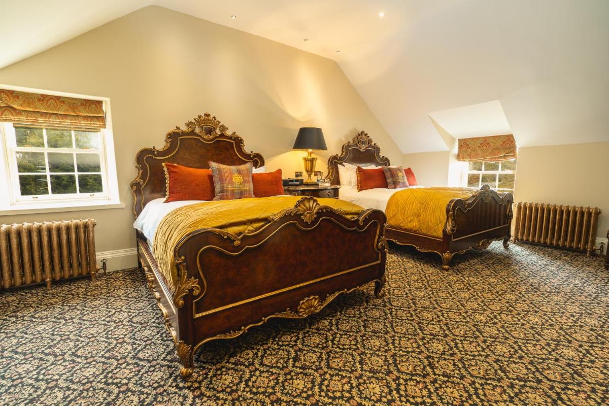 Trump MacLeod House & Lodge, Scotland