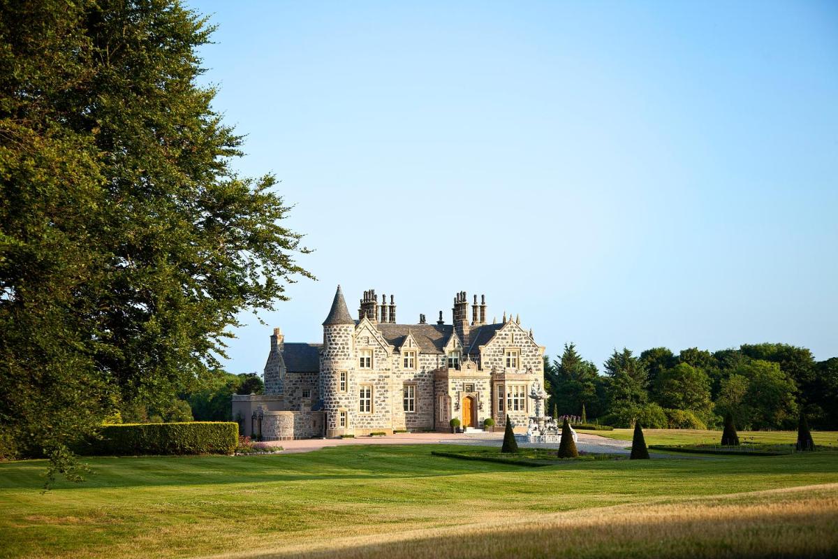 Trump MacLeod House & Lodge, Scotland
