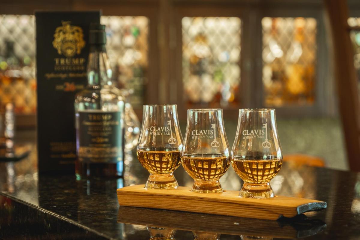 Trump MacLeod House & Lodge, Scotland