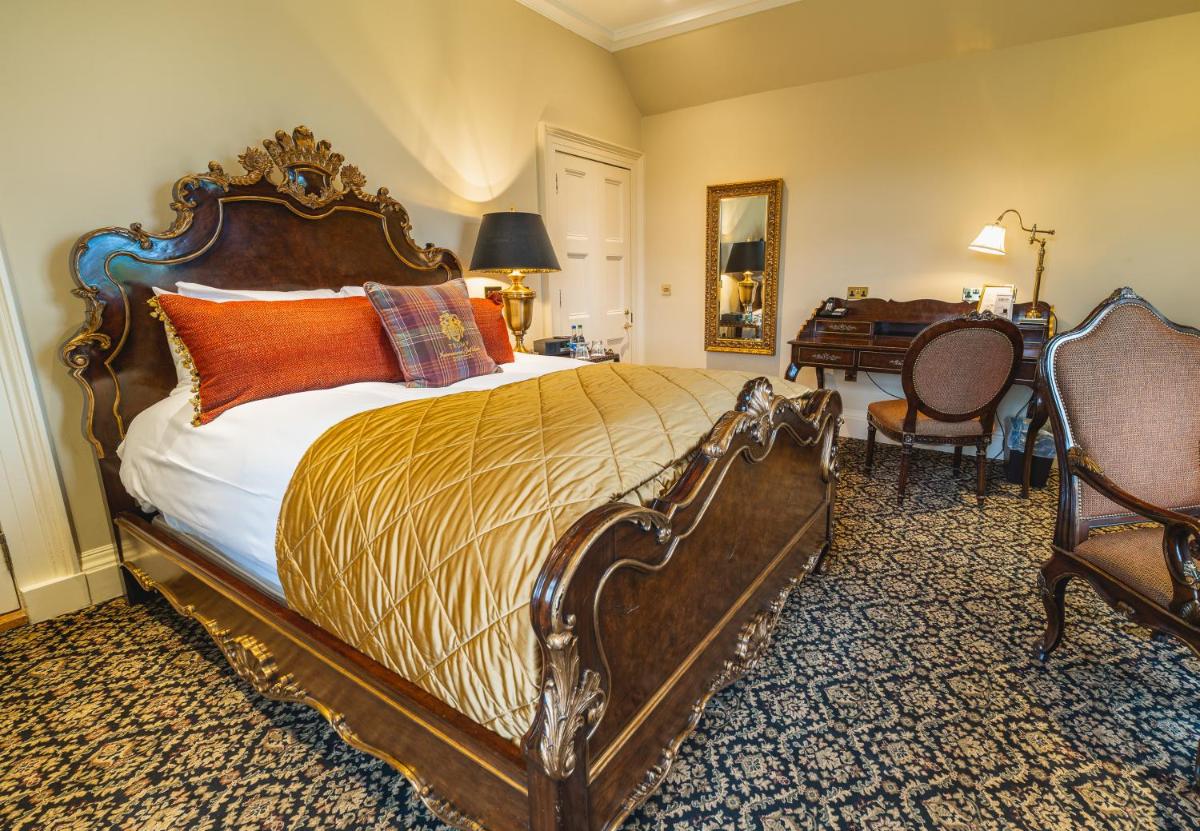 Trump MacLeod House & Lodge, Scotland