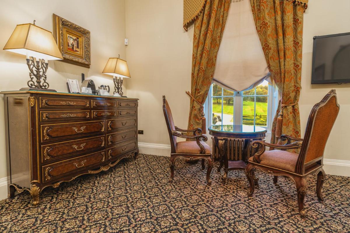 Trump MacLeod House & Lodge, Scotland