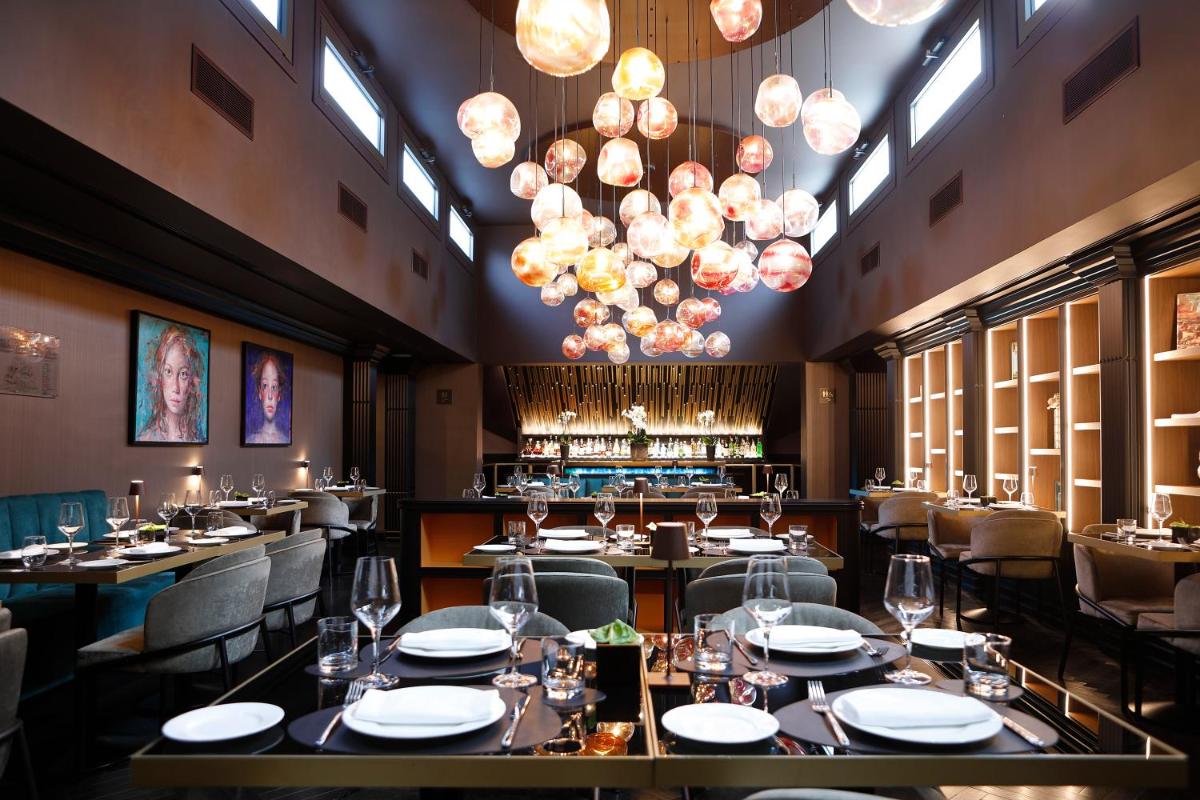 U-Visionary Roma Hotel