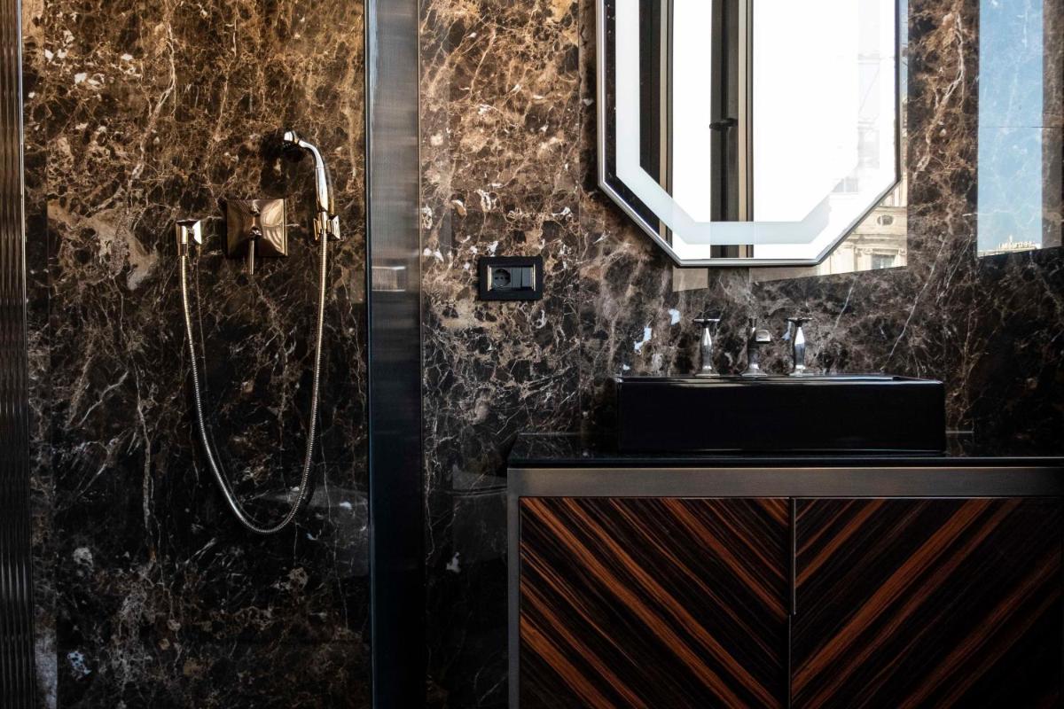 U-Visionary Roma Hotel