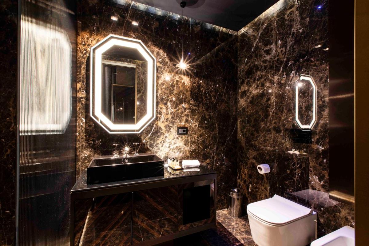 U-Visionary Roma Hotel