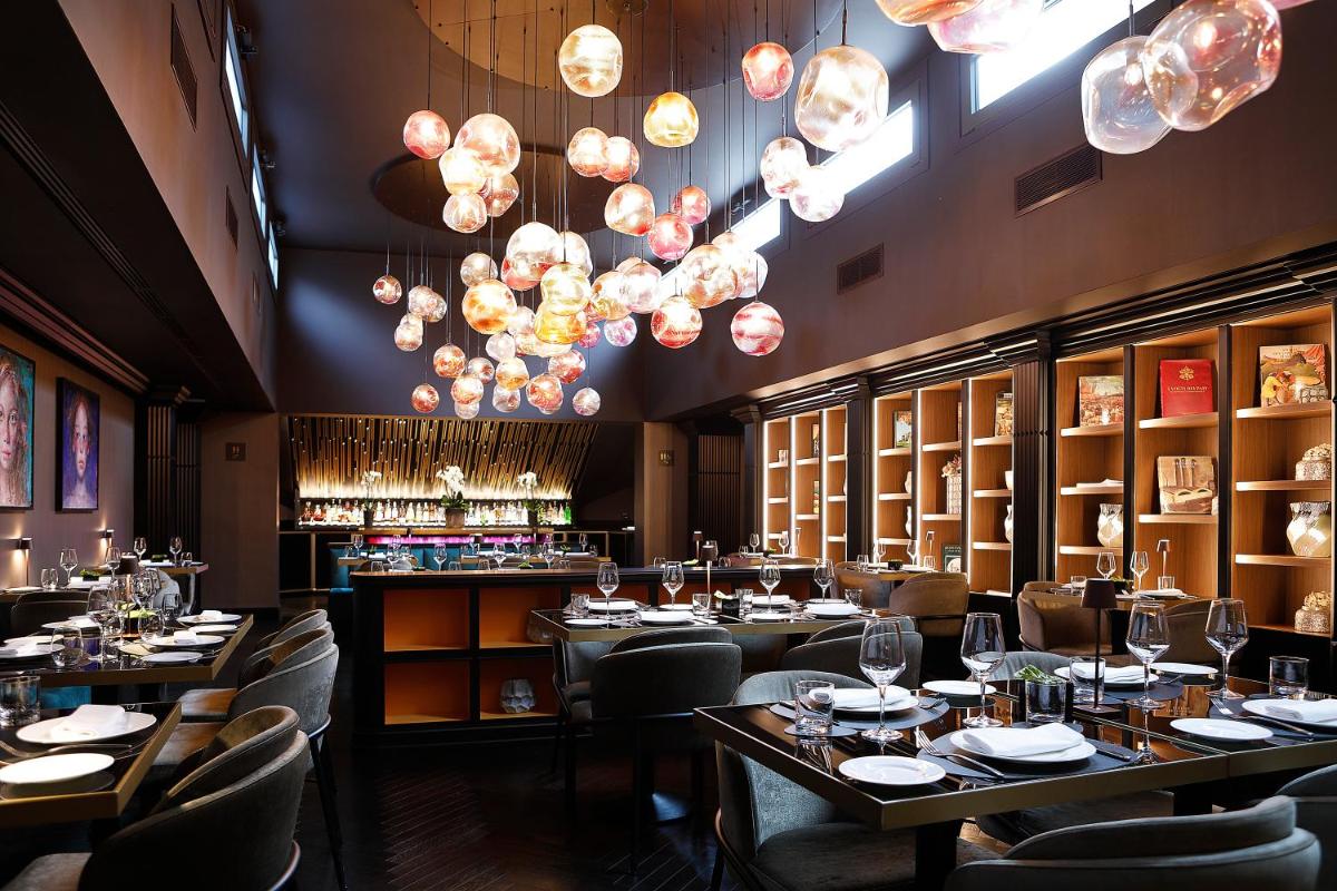 U-Visionary Roma Hotel