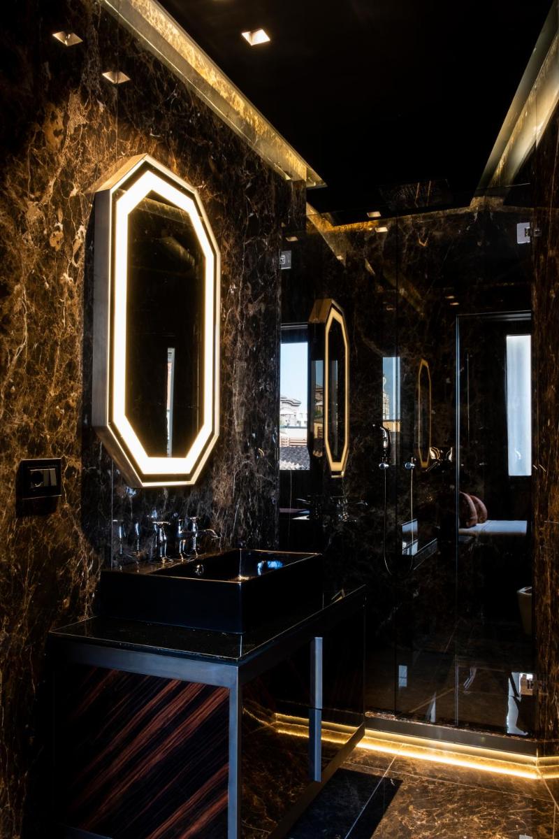 U-Visionary Roma Hotel