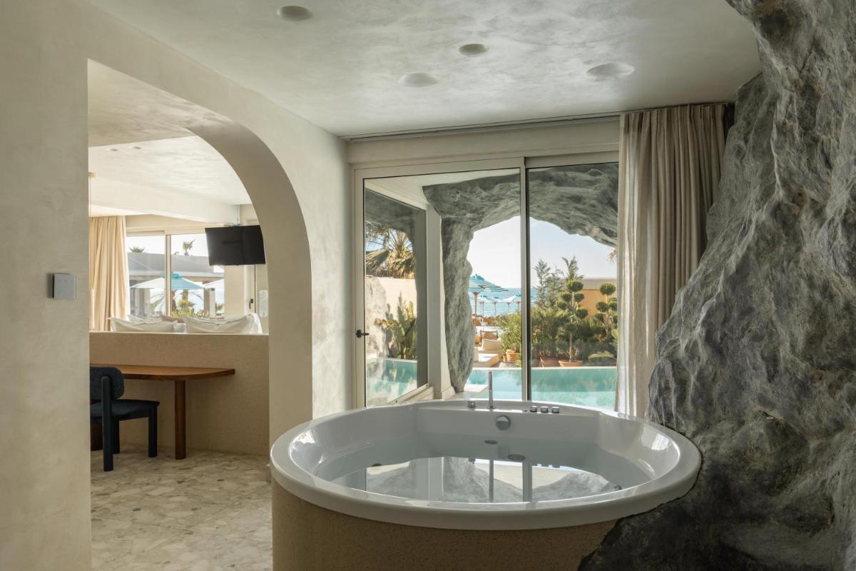 Uzenie All Suites Boutique Resort - Adults Only