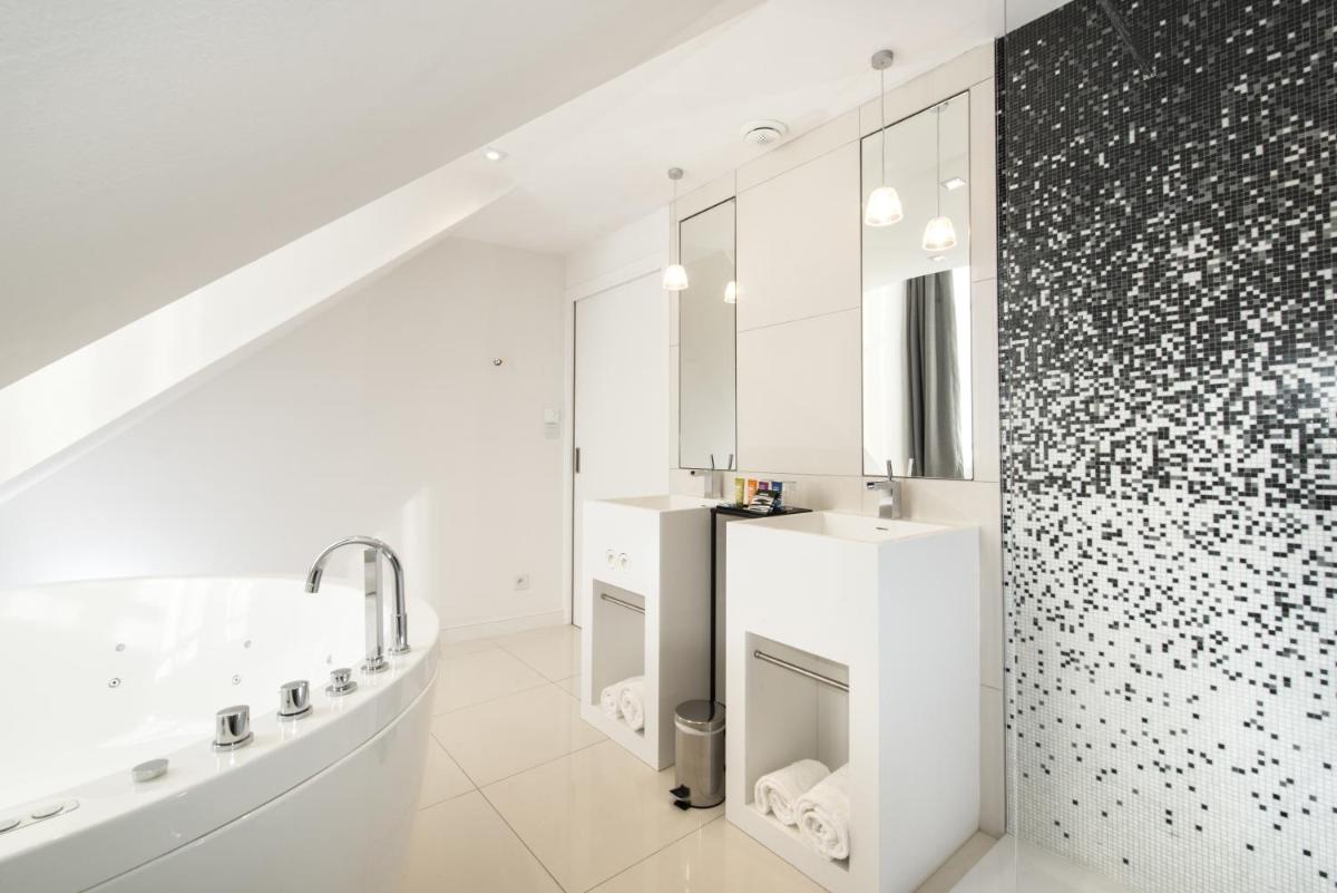 Vertigo Hotel, By Marriott, a Member of Design Hotels