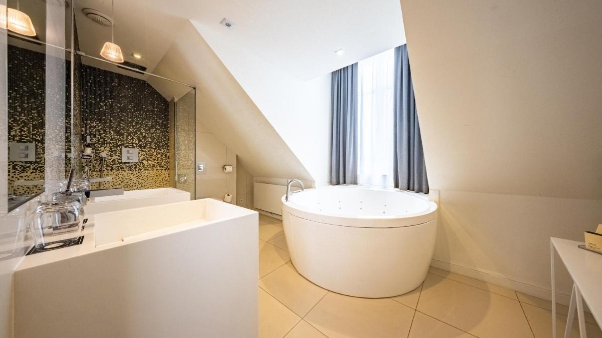 Vertigo Hotel, By Marriott, a Member of Design Hotels