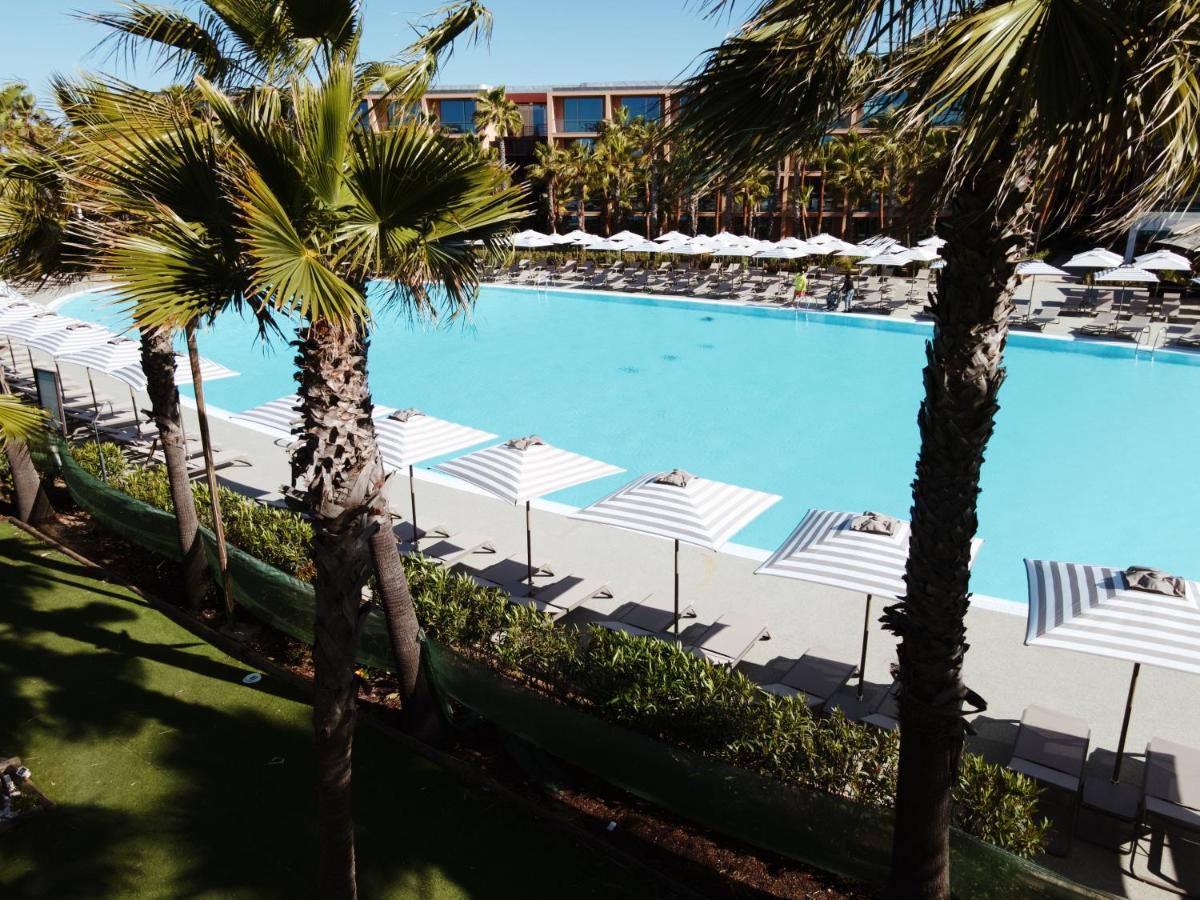 Wine & Books by the Sea, Algarve Resort
