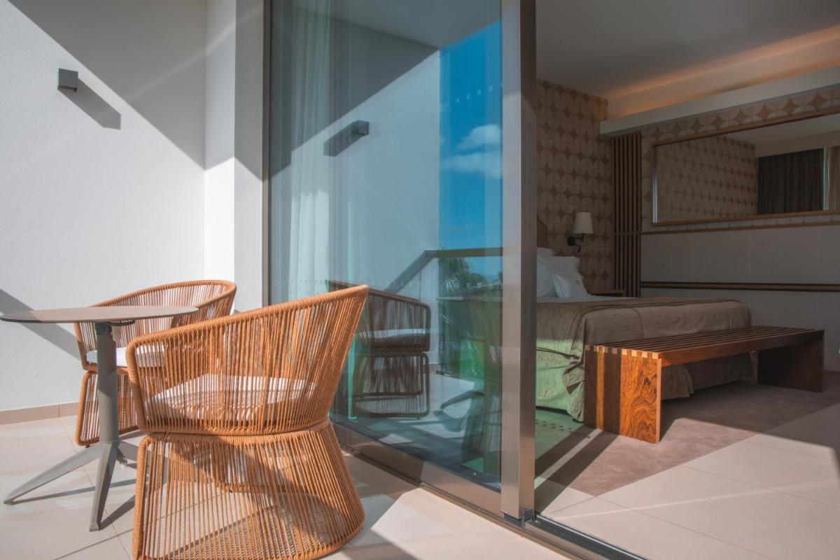 Wine & Books by the Sea, Algarve Resort