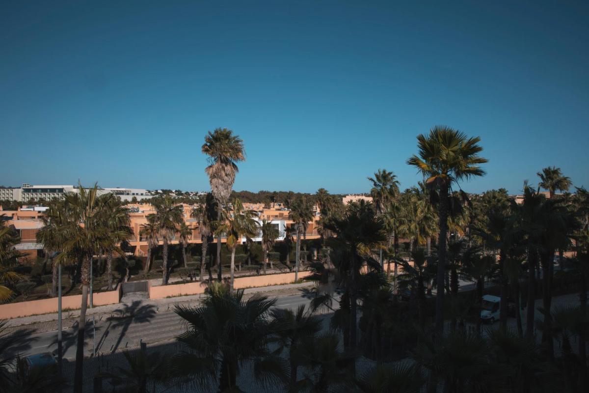 Wine & Books by the Sea, Algarve Resort