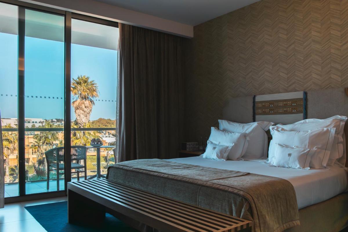 Wine & Books by the Sea, Algarve Resort