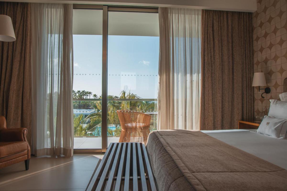 Wine & Books by the Sea, Algarve Resort