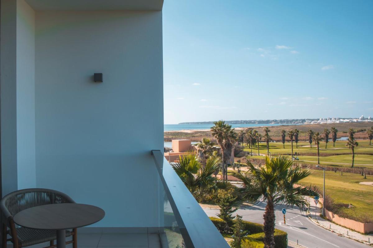 Wine & Books by the Sea, Algarve Resort
