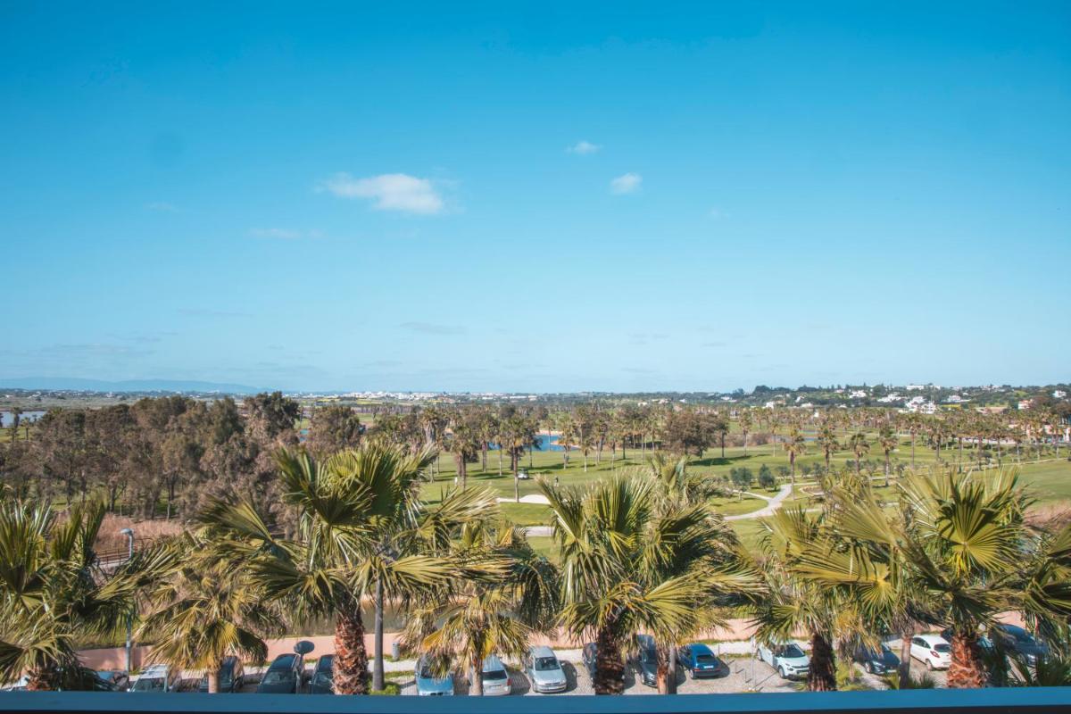 Wine & Books by the Sea, Algarve Resort