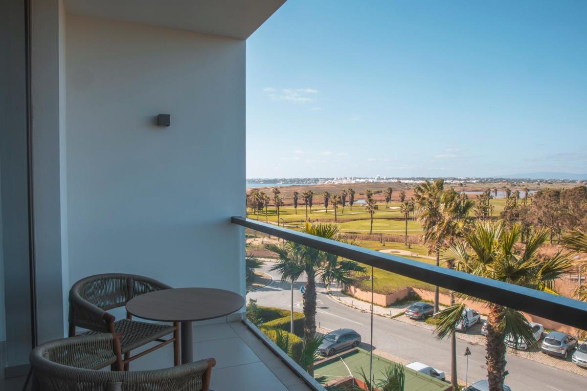 Wine & Books by the Sea, Algarve Resort