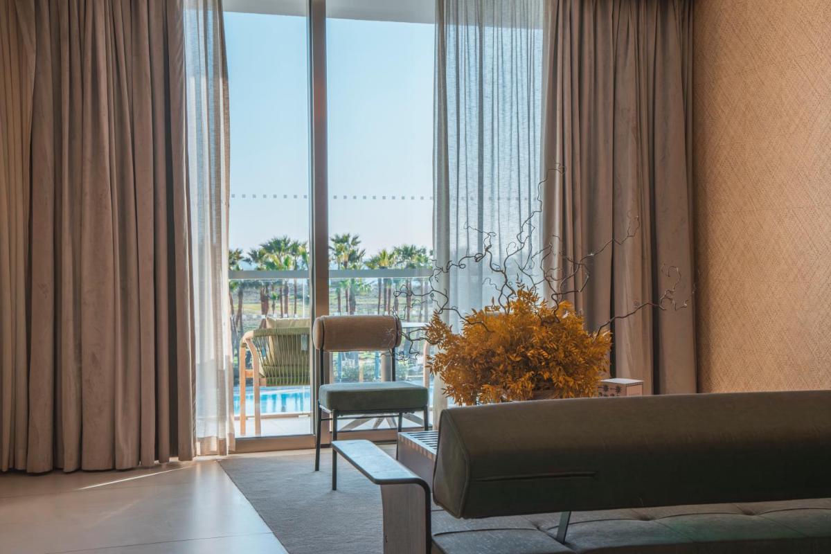 Wine & Books by the Sea, Algarve Resort