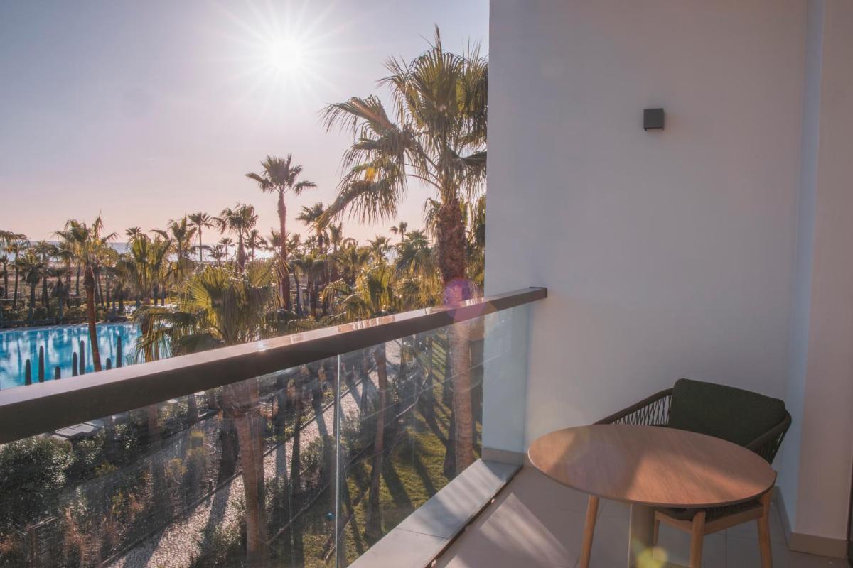 Wine & Books by the Sea, Algarve Resort
