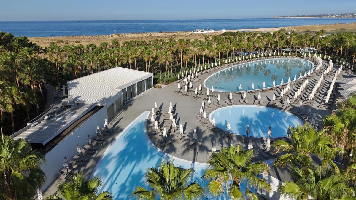 Wine & Books by the Sea, Algarve Resort